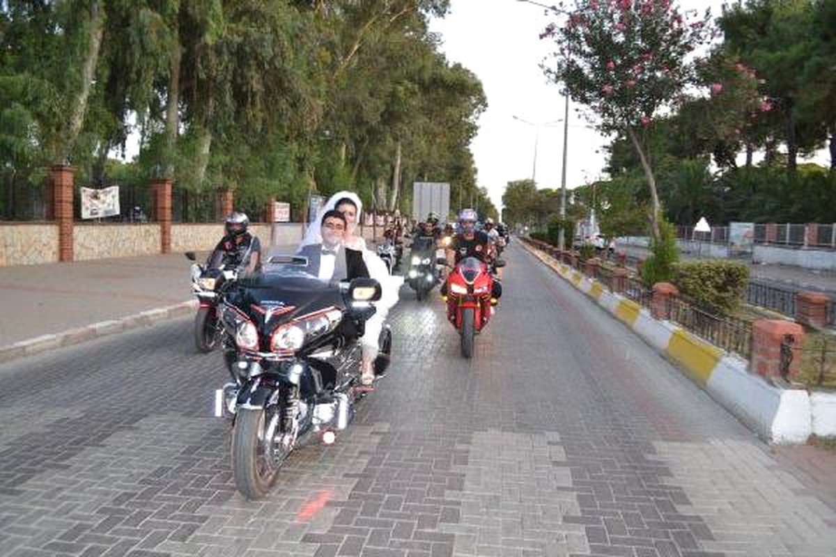 100 Motosikletle Gelin Almaya Gitti
