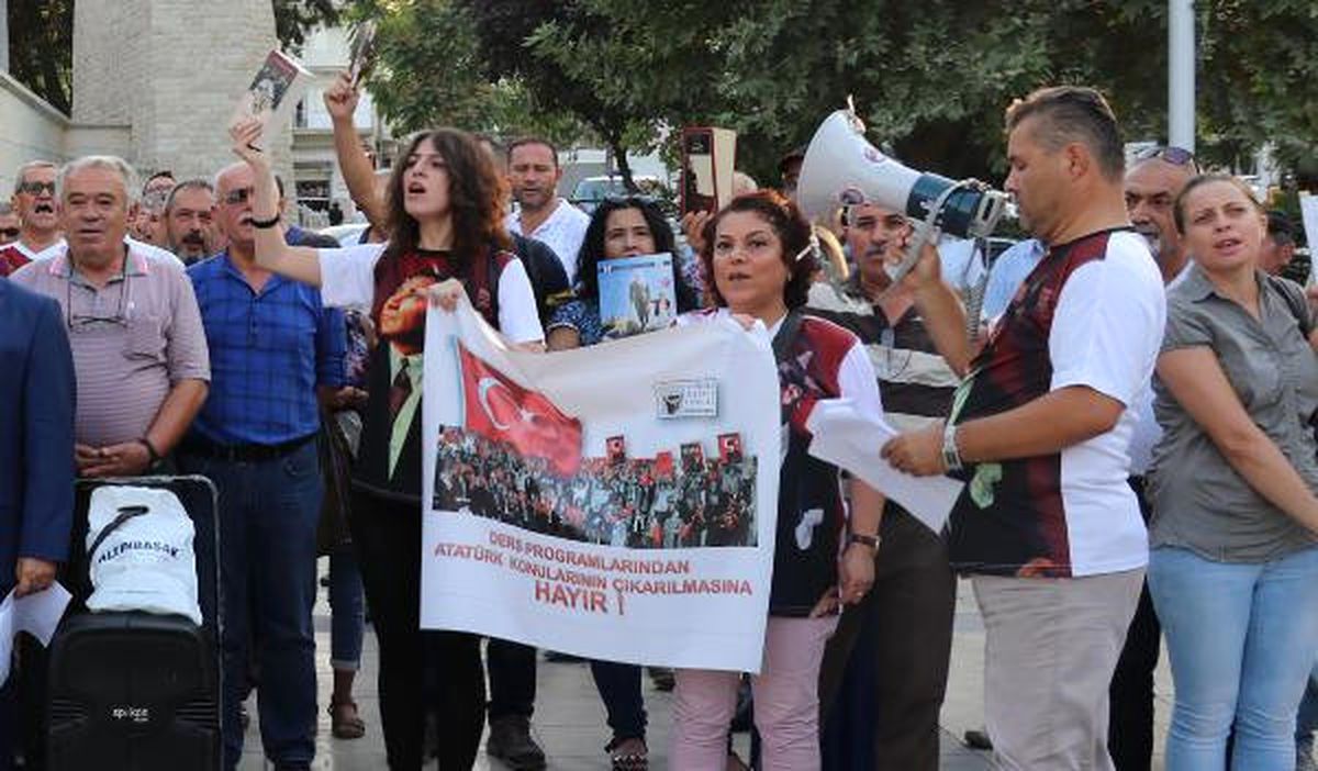 Add Denizli Şubesi\'nden Müfredat Protestosu