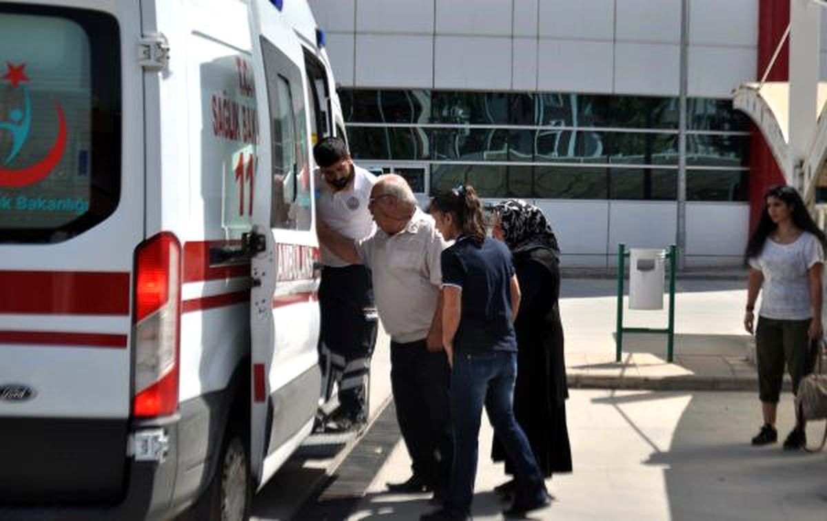 Adliye Önünde Kavgaya 10 Gözaltı