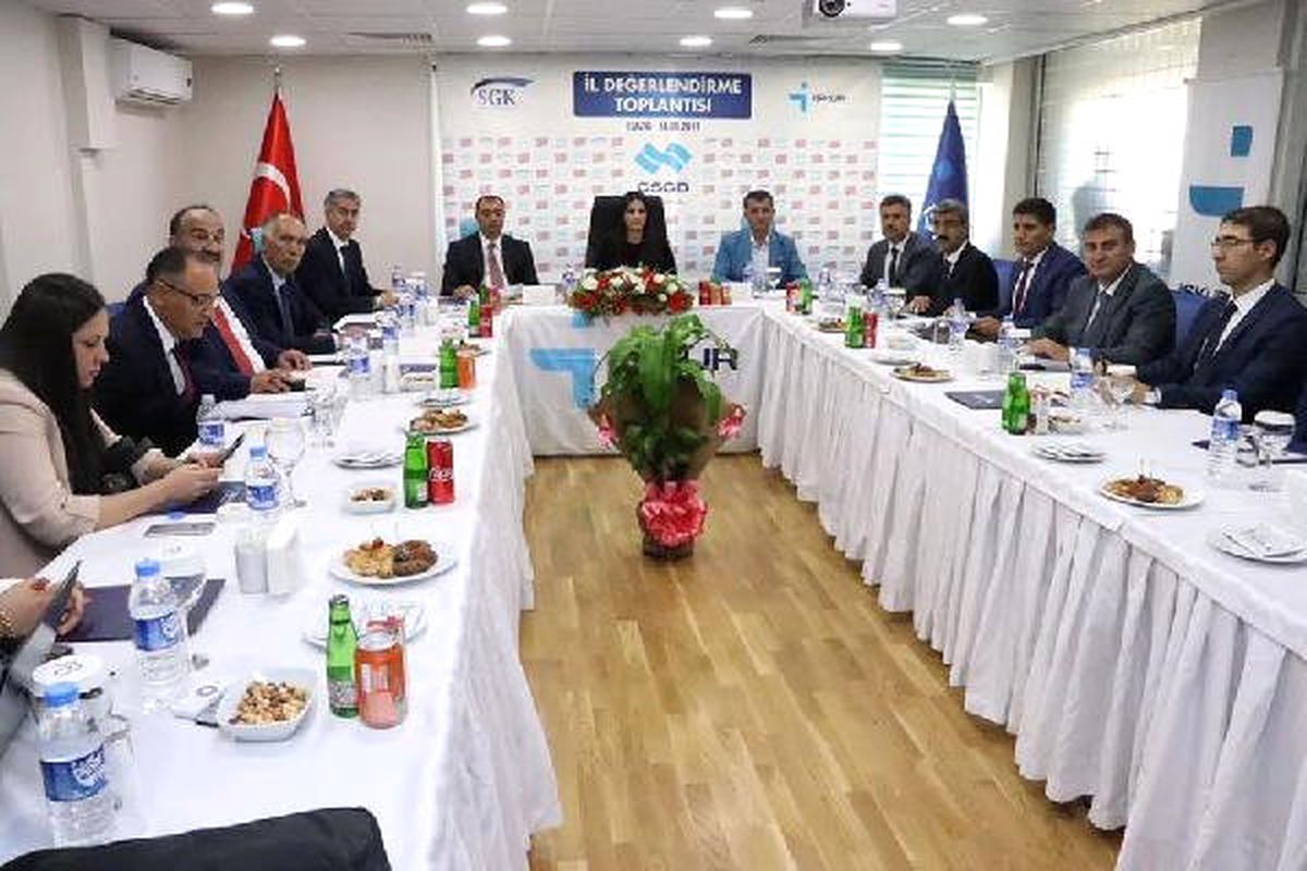 Bakanı Sarıeroğlu: Maliye Bakanlığı ile Birlikte Taşeron İşçileri Konusu Üzerinde Çalışıyoruz
