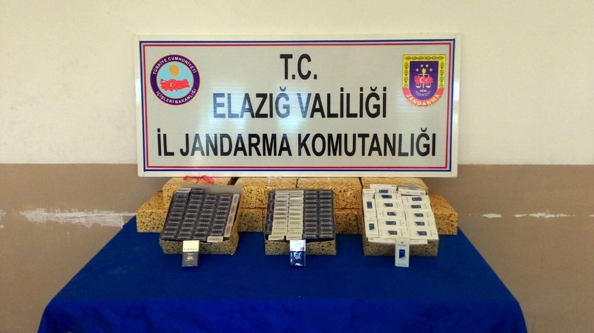 Baklava Kutularından Kaçak Sigara Çıktı
