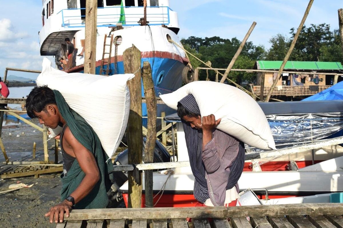 Başbakan Yardımcısı Çavuşoğlu, Arakan\'a Yapılan İnsani Yardımları Değerlendirdi