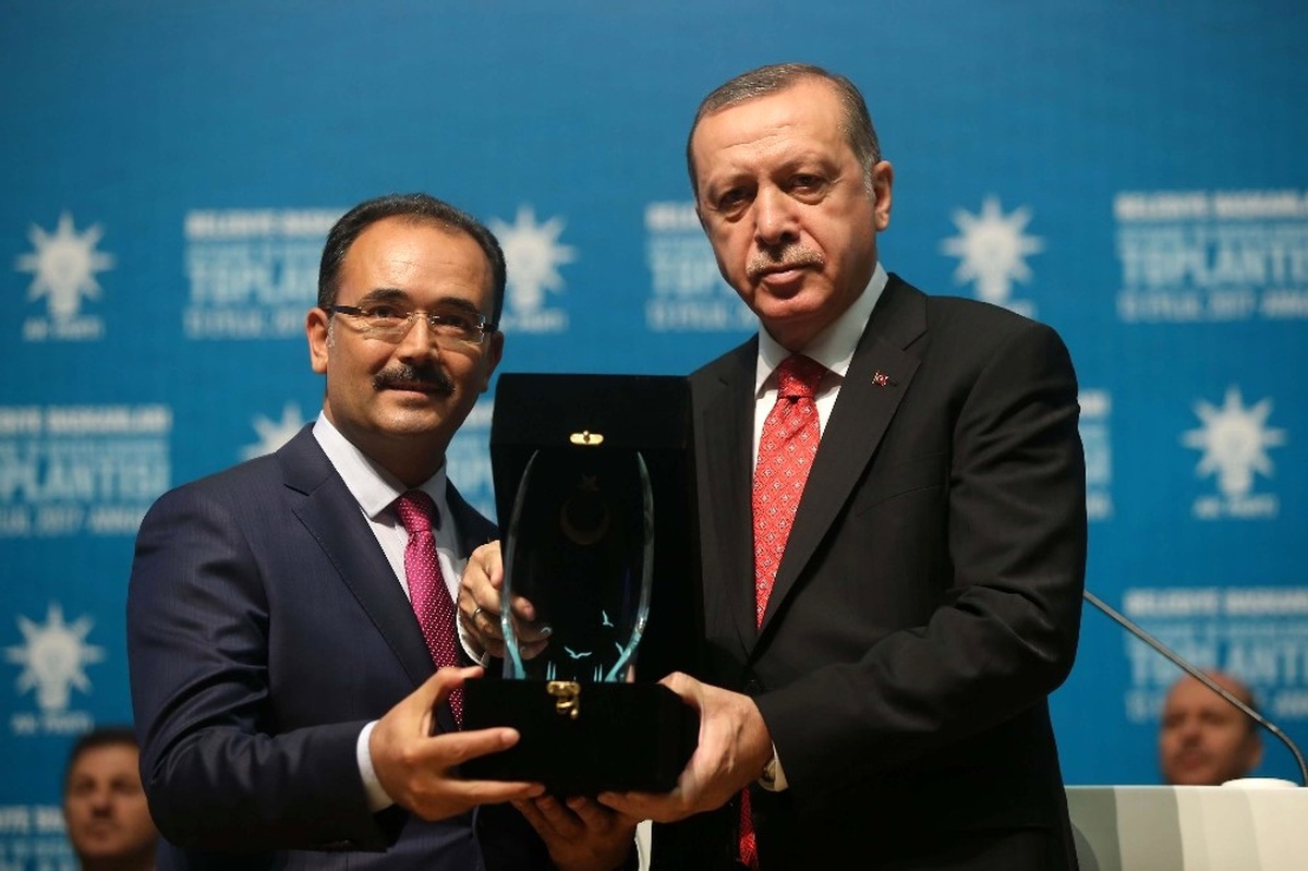 Başkan Cahan, Proje Ödülünü Cumhurbaşkanı Erdoğan\'dan Teslim Aldı