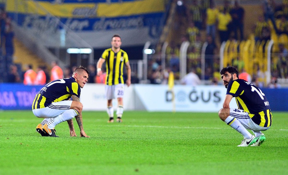 F.bahçe\'ye Tribün Kapatma Cezası