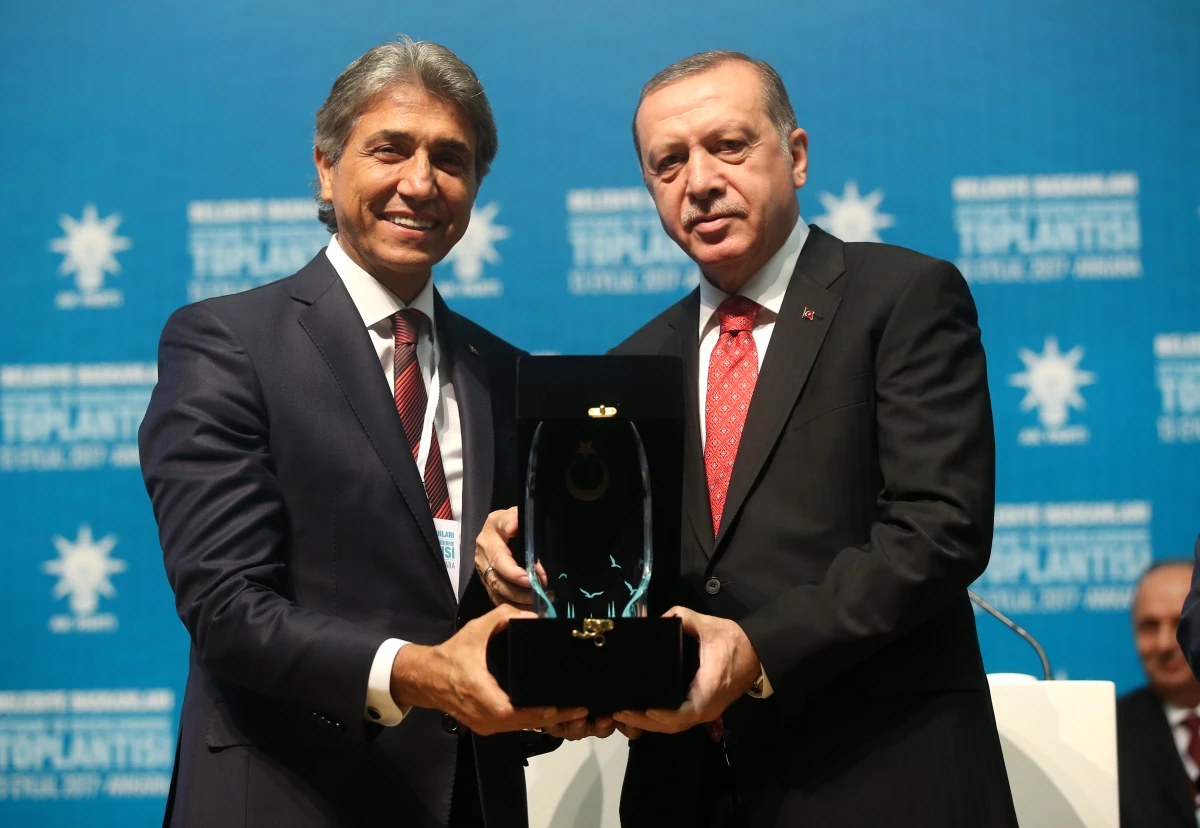 Fatih Belediyesi\'ne Cumhurbaşkanı Erdoğan\'dan Ödül
