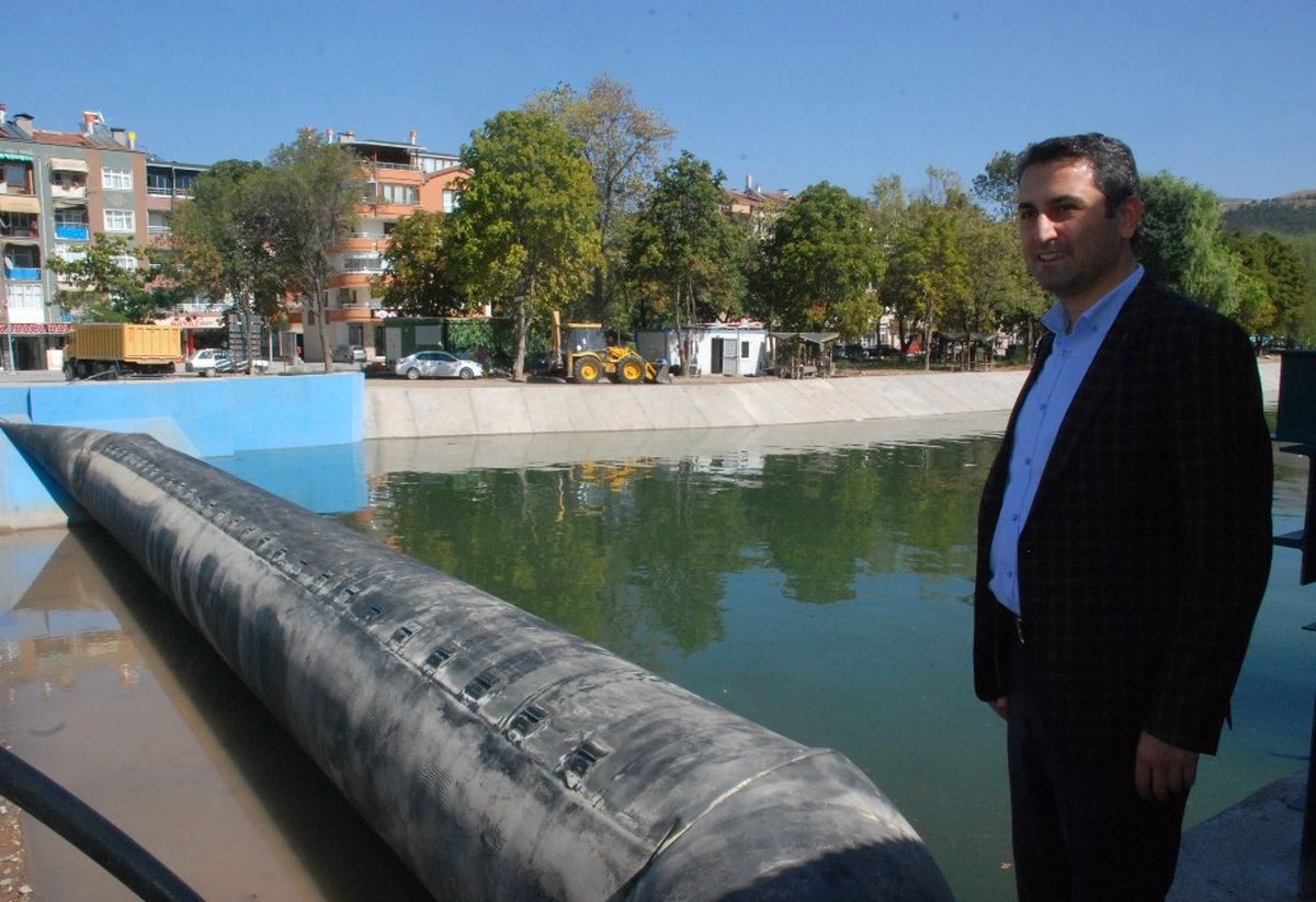 Gondolların Yüzeceği Yeşilırmak\'ta Su Tutulmaya Başladı