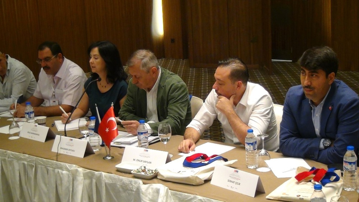 Hak-İş, Üyelerine Sektörel Uyum Eğitimi Veriyor