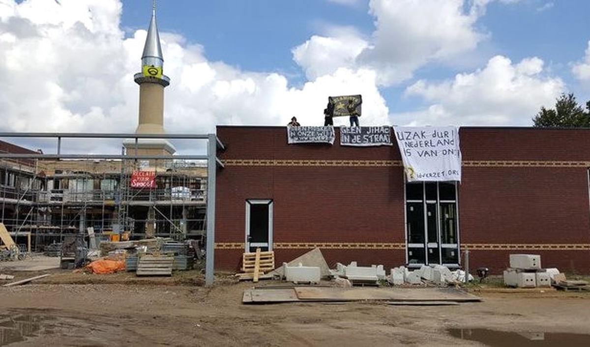 Hollanda\'da Cami Saldırılarına Karşı Güvenlik Dersi