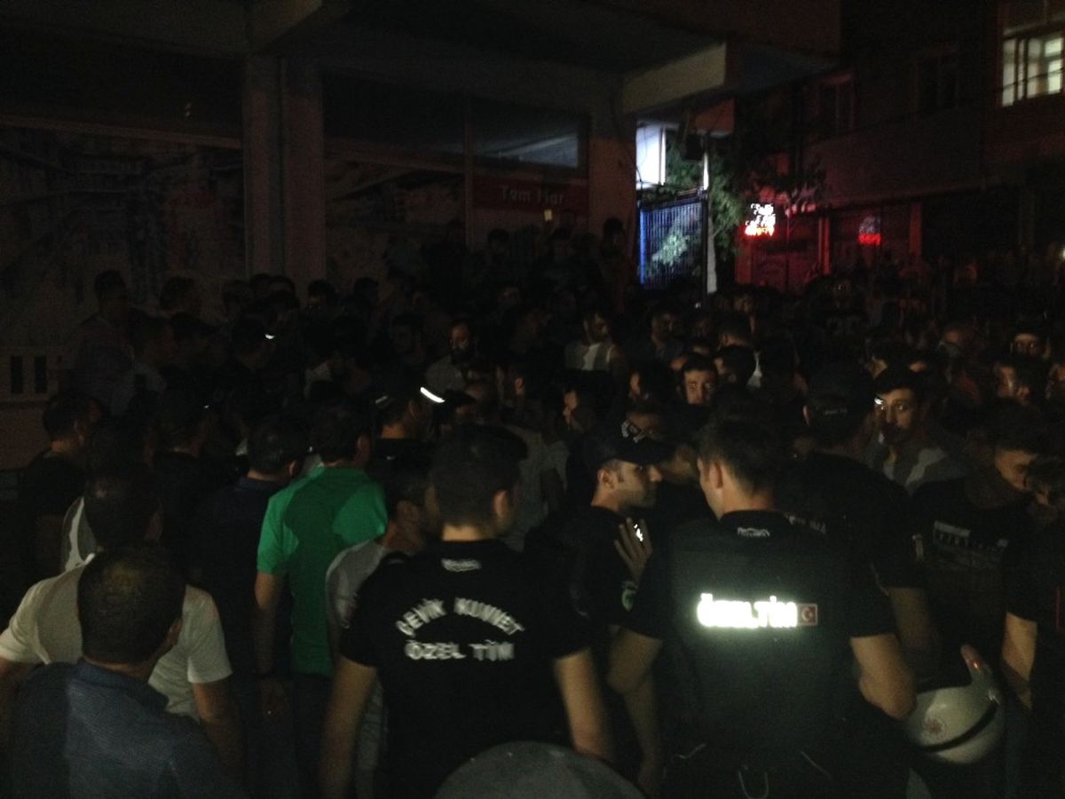 İkitelli\'de Suriyelilerle Çıkan Kavganın Ardından Vatandaşlar Sokağa Döküldü