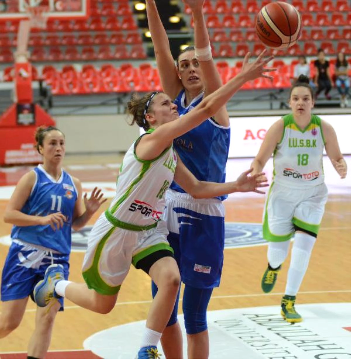 İstanbul Üniversitesi-Bornova Becker: 75-81