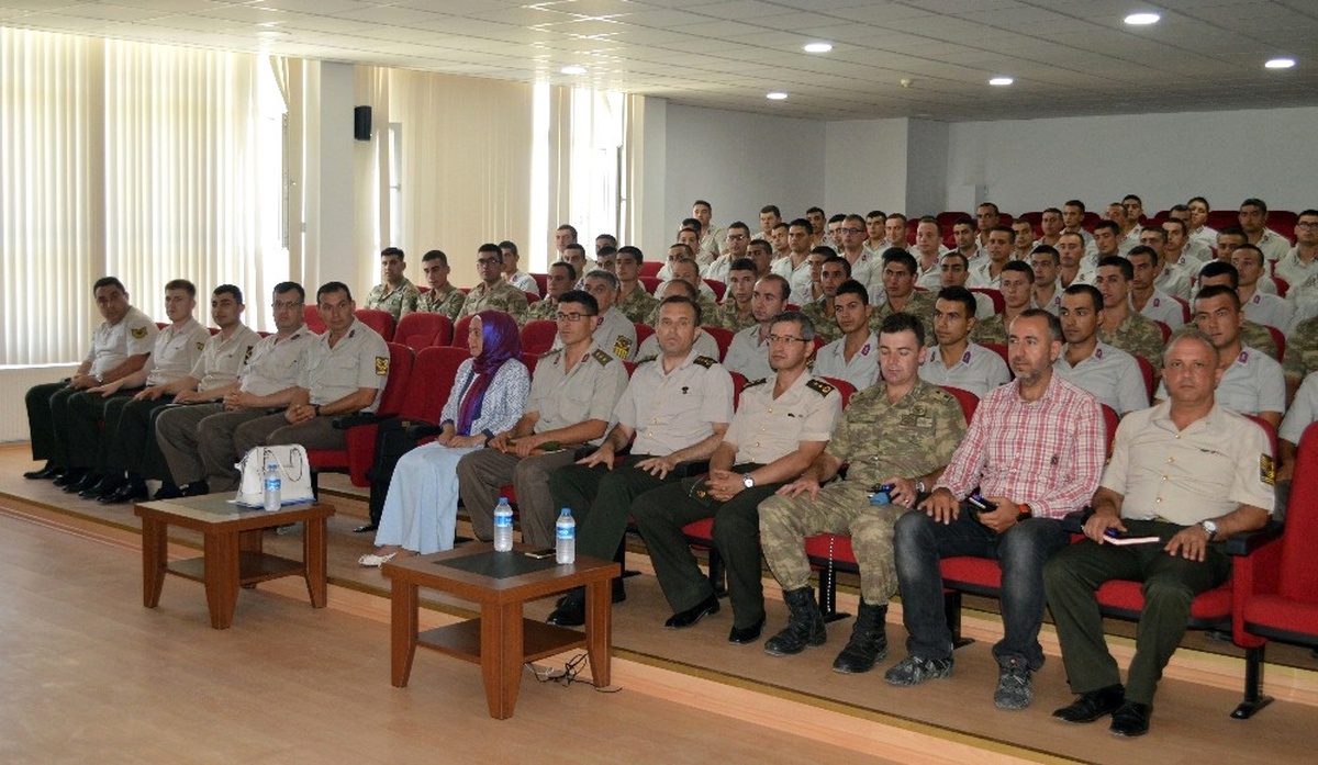 Jandarma\'dan \'Uyuşturucu ve Zararları\' Konulu Seminer