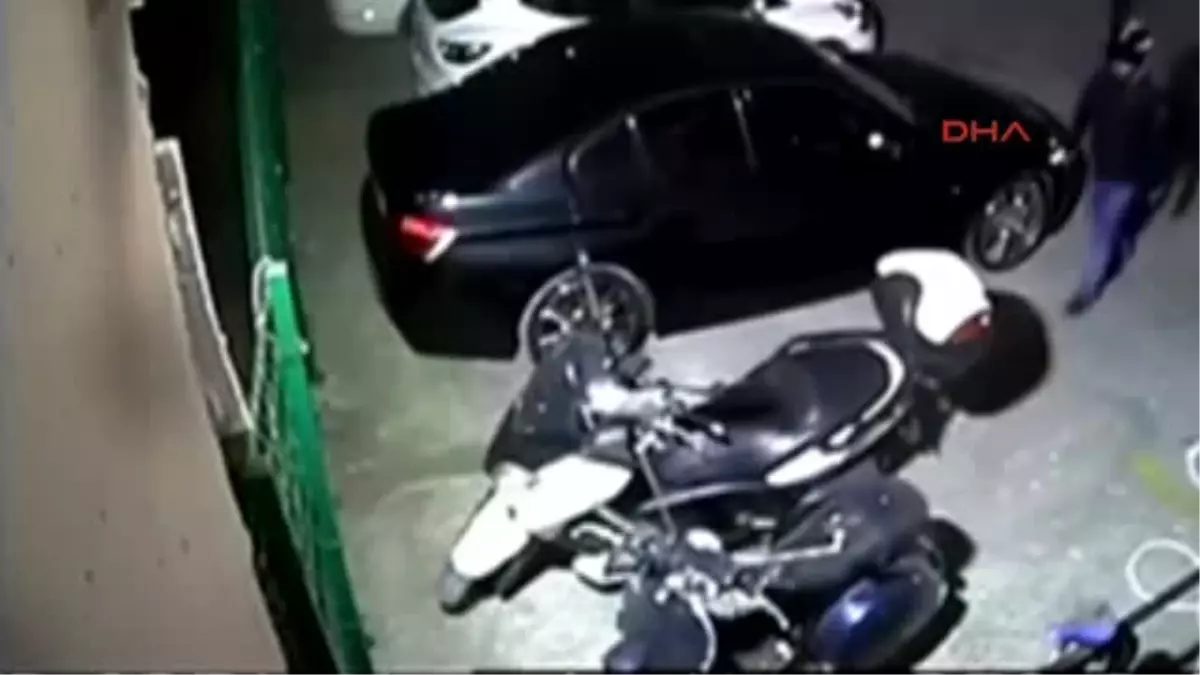 Kapalı Otoparktaki Motosikleti Direksiyon Kilidini Kırıp Çaldılar