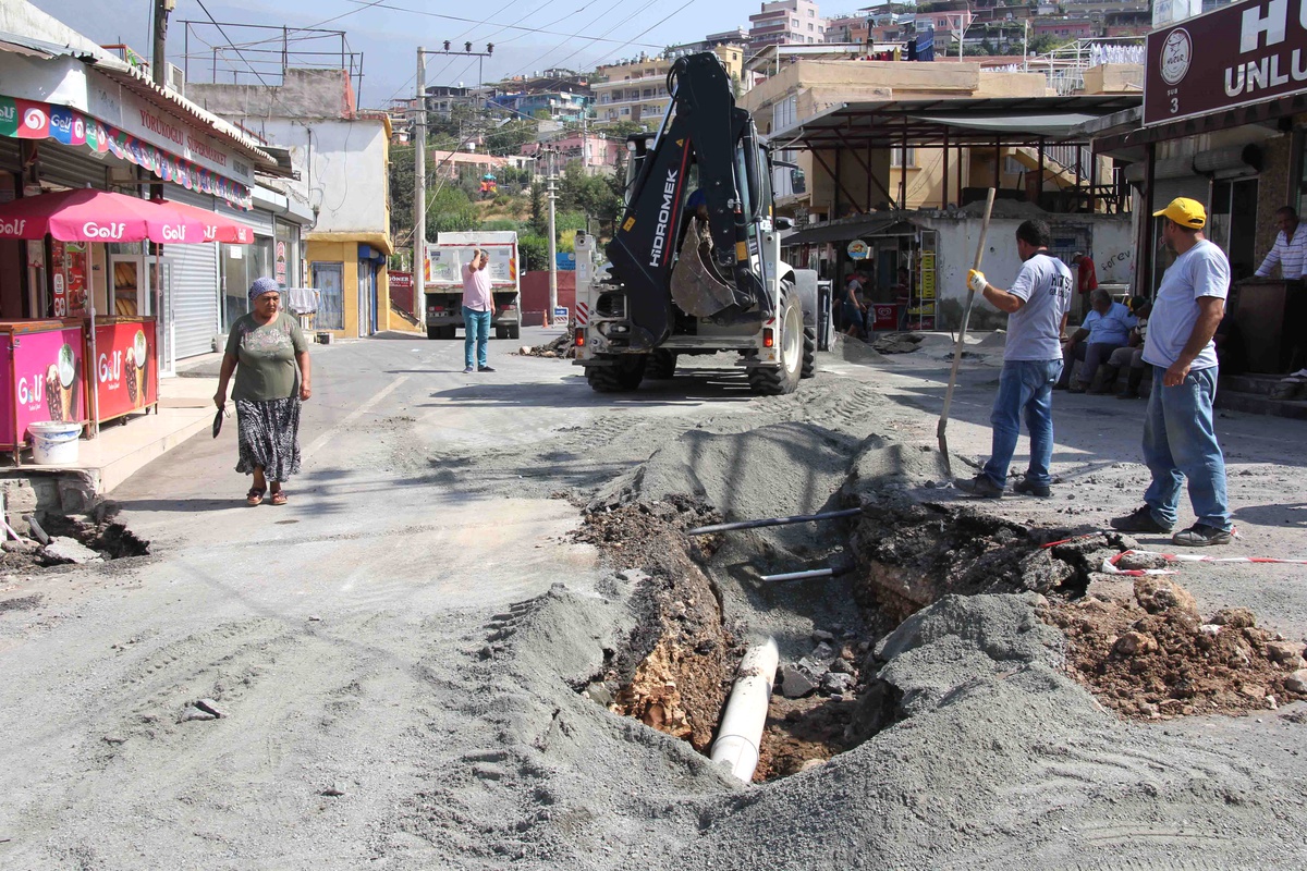 Kötü Koku ve Tıkanıklık Sorunlarına Müdahale Sürüyor