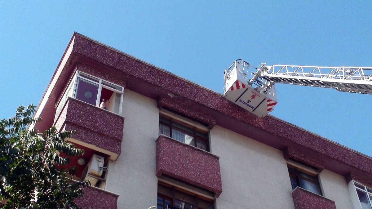 Maltepe\'de Bir Güzellik Merkezinde Yangın Çıktı