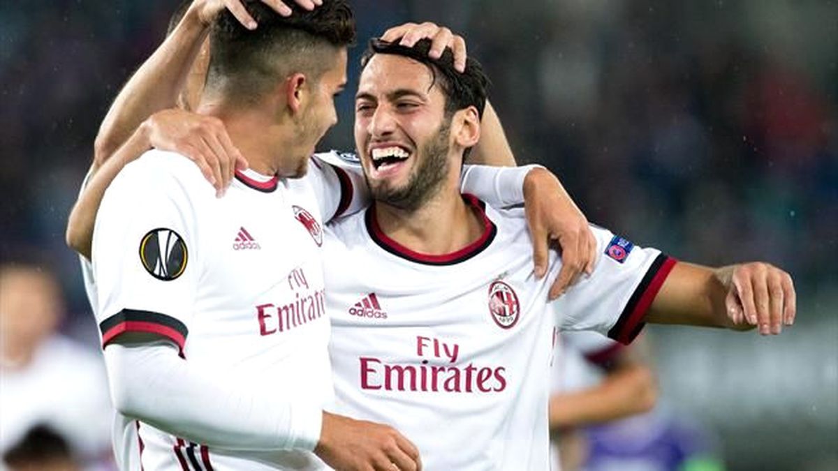 Milan\'da Sahneye Çalhanoğlu Çıktı