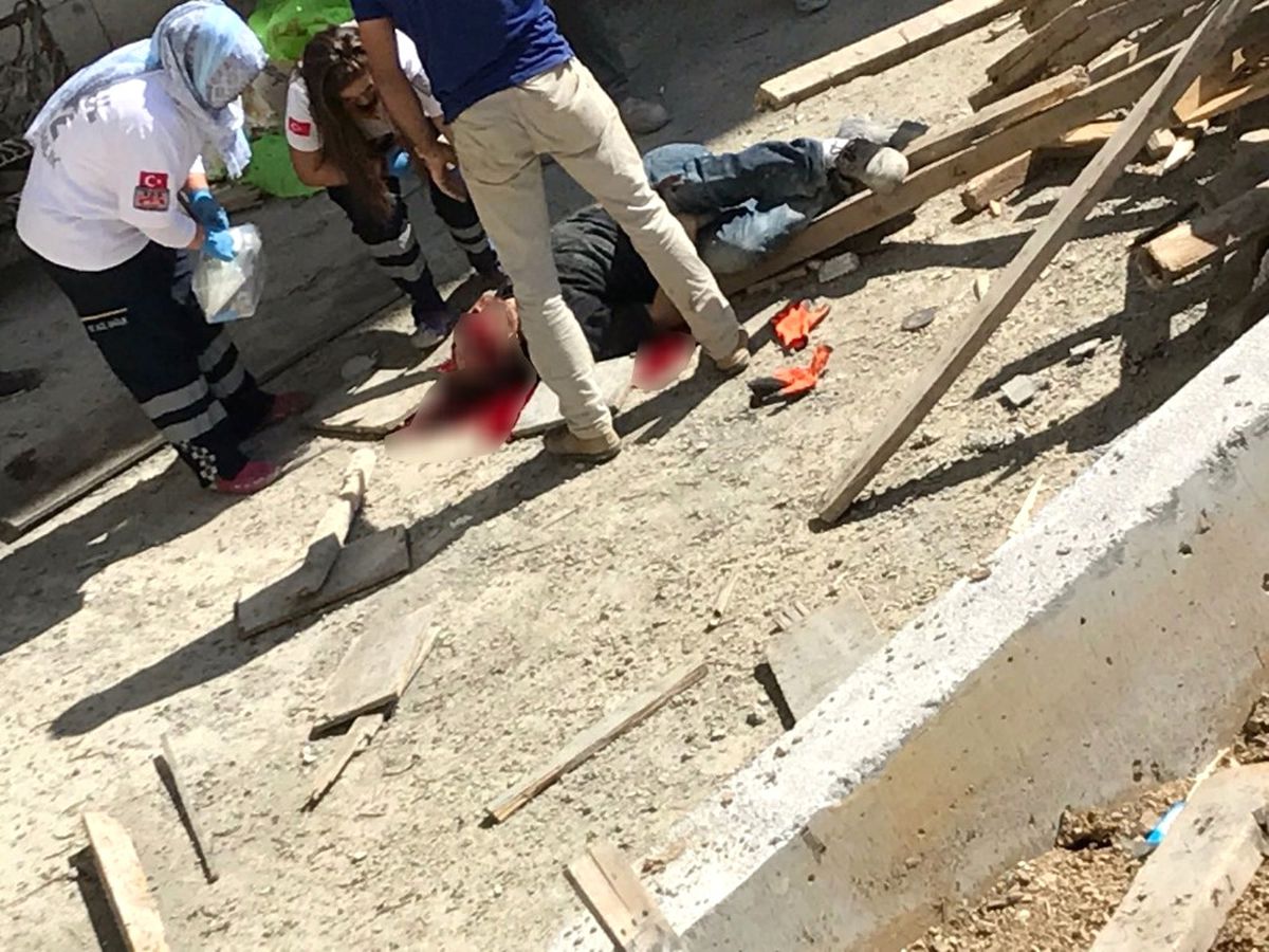 Suriyeli İnşaat İşçisi İskelesi Olmayan İnşaatın 7\'inci Katından Beton Zemine Düştü