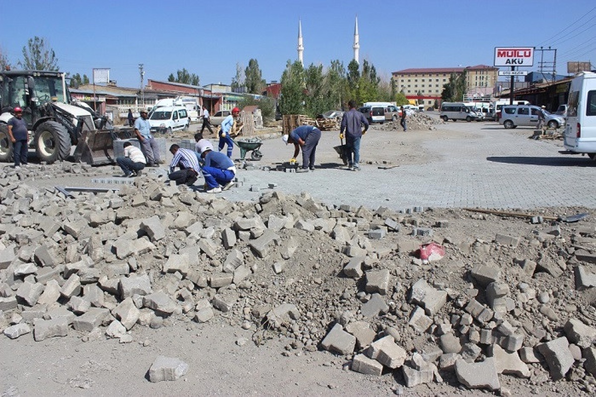 Sanayi Sitesinde Parke Taşı Çalışması