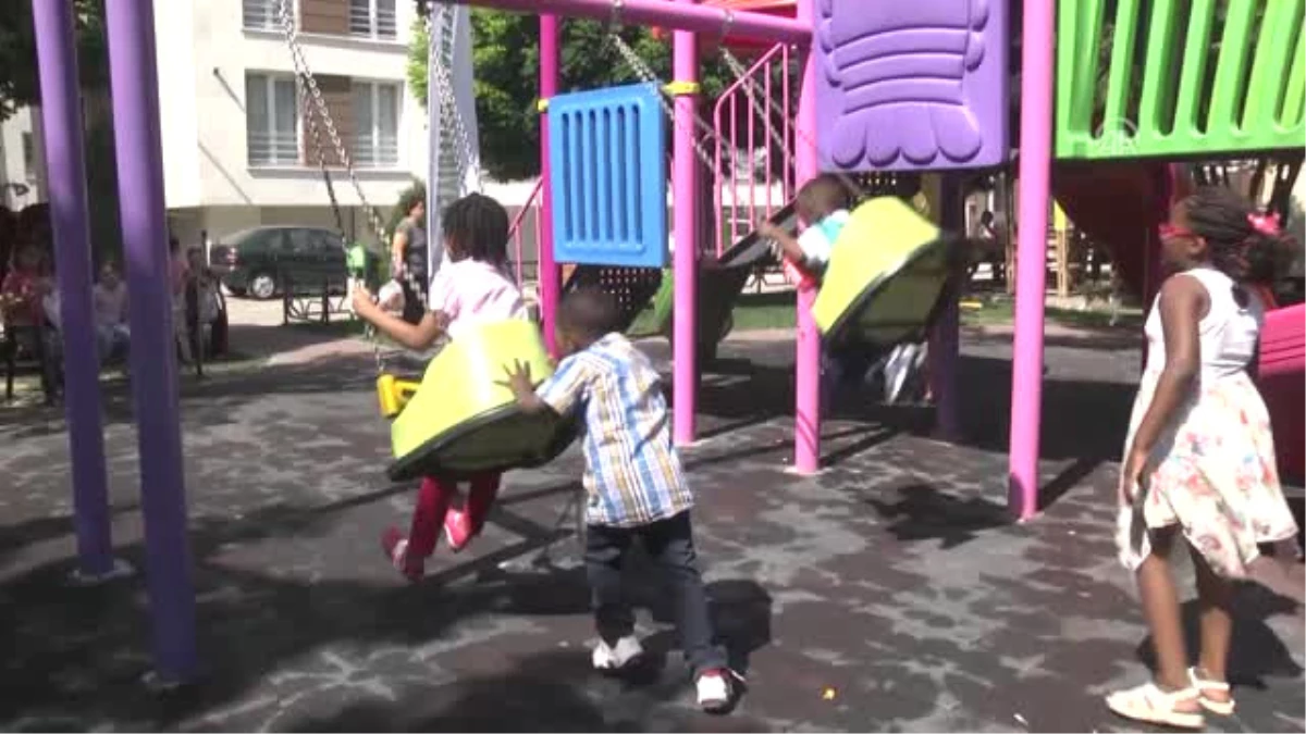 Sığınmacı Çocuklar Parkta Eğlendi