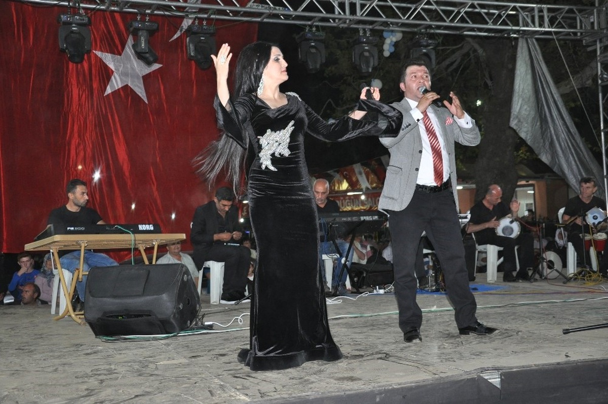 Simavlılar, Kadriye ve Ali Saruhan Kardeşlerin Konseri ile Coştu