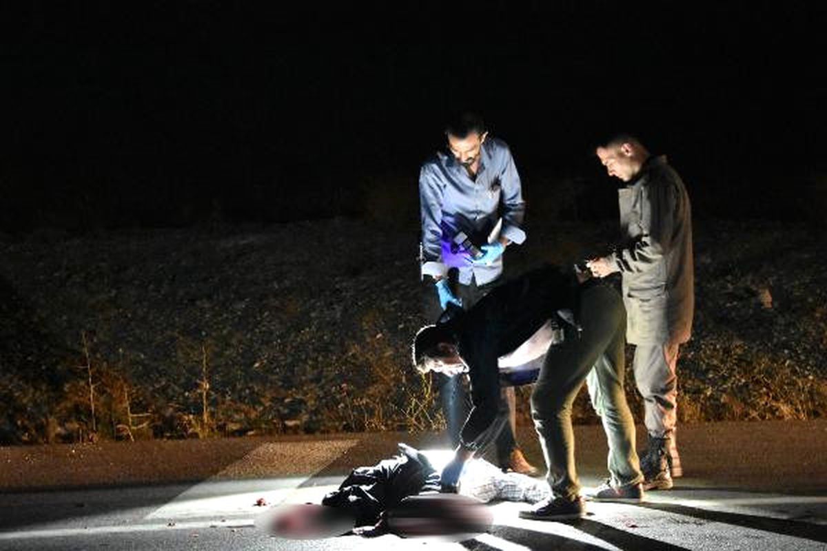 Yol Ortasında Bacakları Parçalanmış Erkek Cesedi Bulundu
