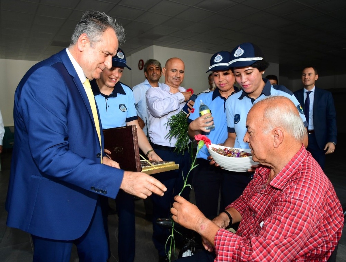 Zabıta Huzurevi Sakinlerini Ziyaret Edip Moral Verdi