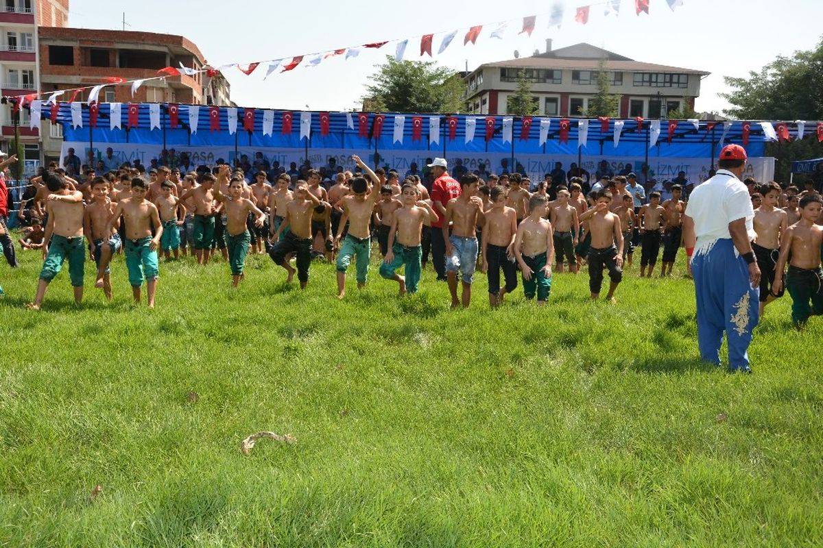 600 Pehlivan İzmit\'te Er Meydanına Çıkıyor