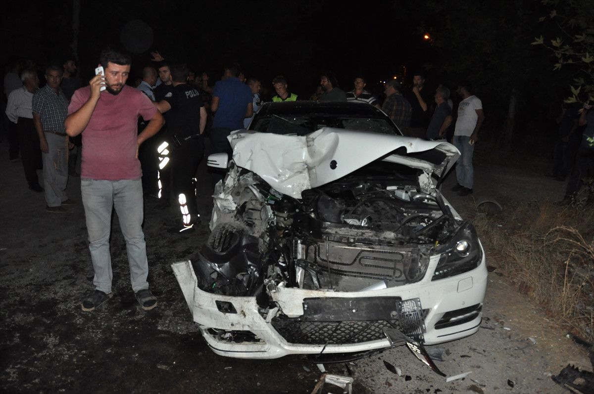 Adıyaman\'da Trafik Kazası: 3 Yaralı
