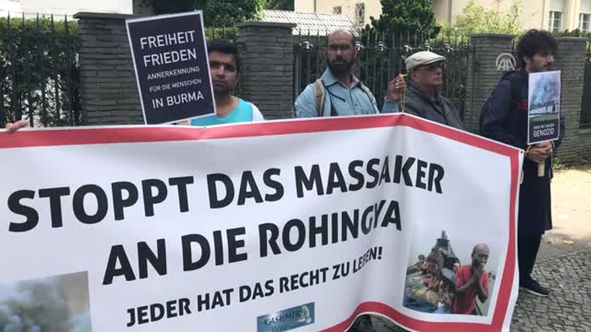 Almanya\'da Arakan Protestosu