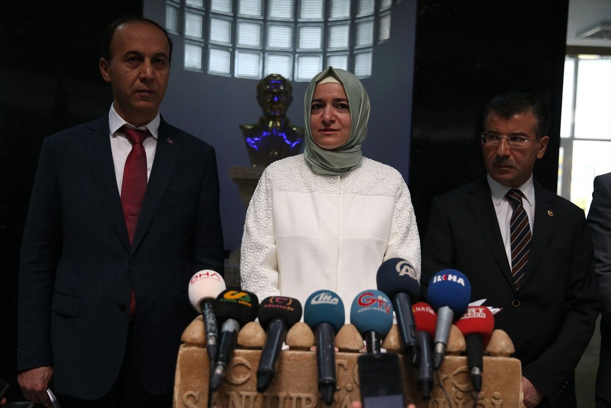 Bakanı Kaya, Sığınmacılarla Buluştu