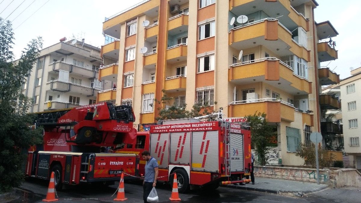 Balkonda Çıkan Yangın Korkuttu