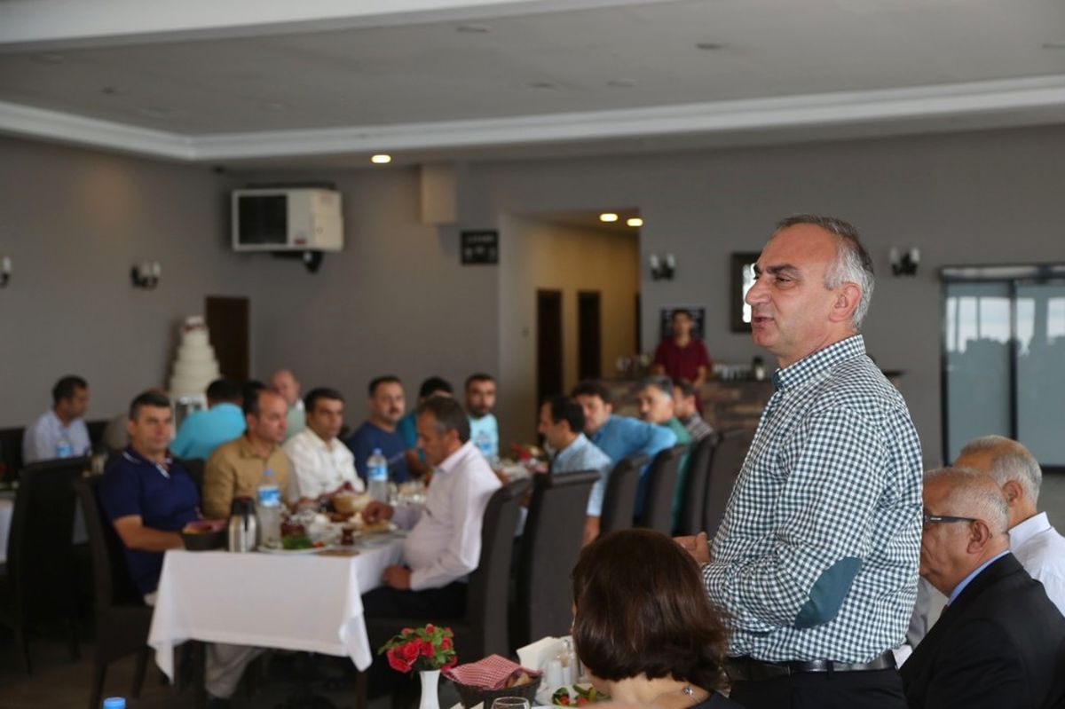 Başkan Yılmazer Okul Müdürleri ile İstişare Toplantısı Yaptı