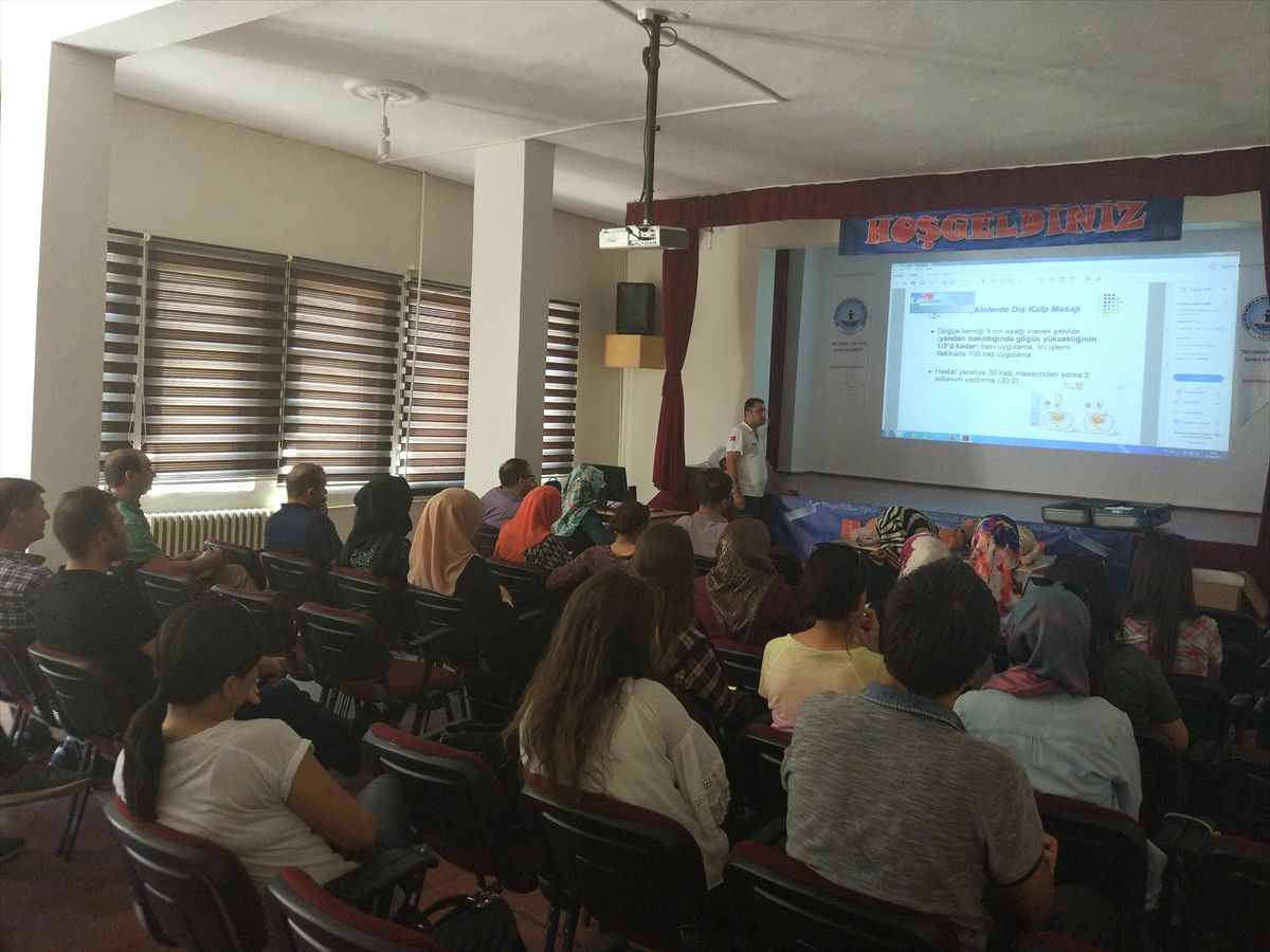 Bozkır\'da Öğretmenlere İlk Yardım Semineri