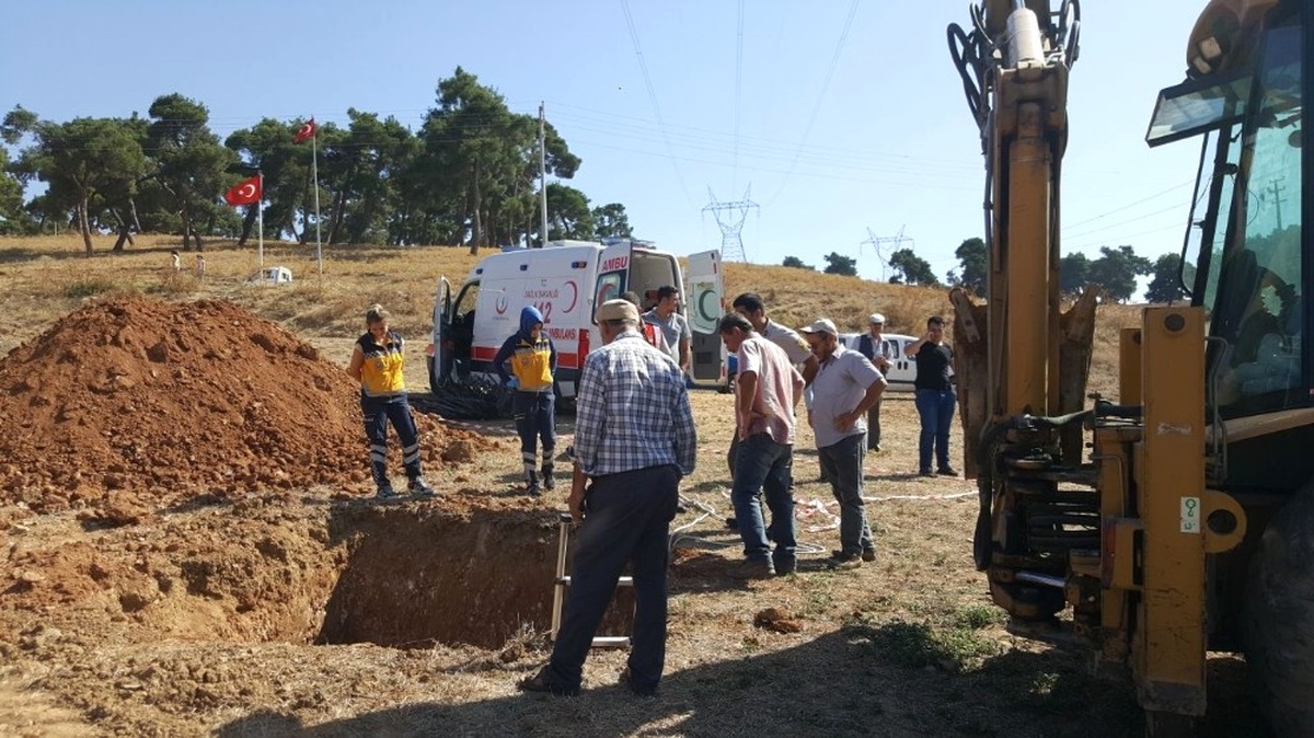 Çukura Düşen Vatandaşı İtfaiye Kurtardı