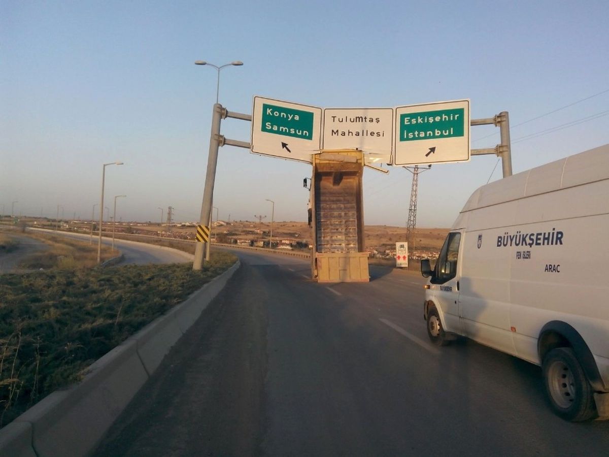 Damperi Açık Kalan Kamyon Şaha Kalktı