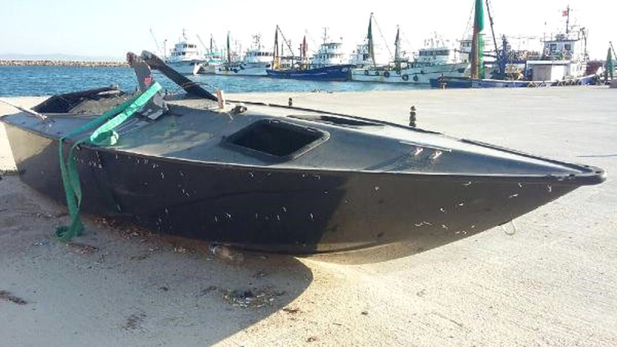 Enez\'de Halkı Meraklandıran Tekne, Tatbikatta Batmış (2)