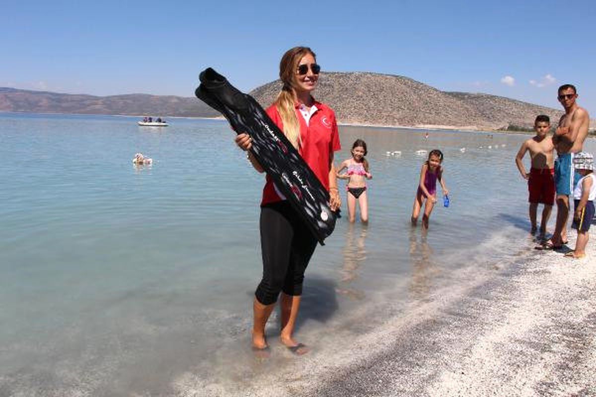 Ercümen, Kuruma Tehdidi Altındaki Göller İçin Dalış Yaptı