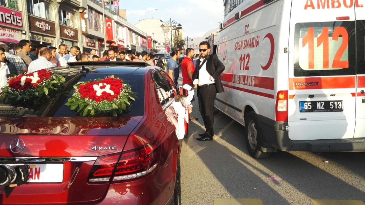 Gelin Arabası Kadın Yayaya Çarptı