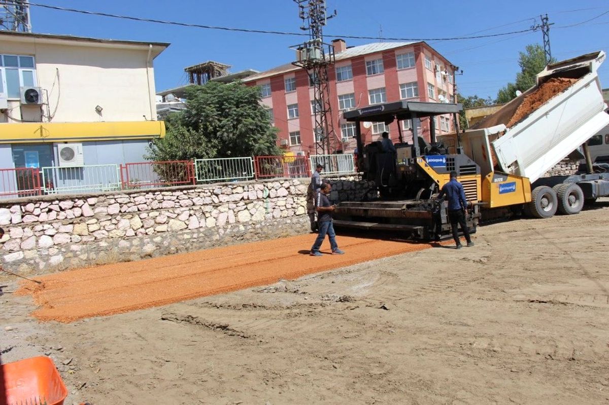 Hani\'de Okul Bahçeleri Düzenleniyor