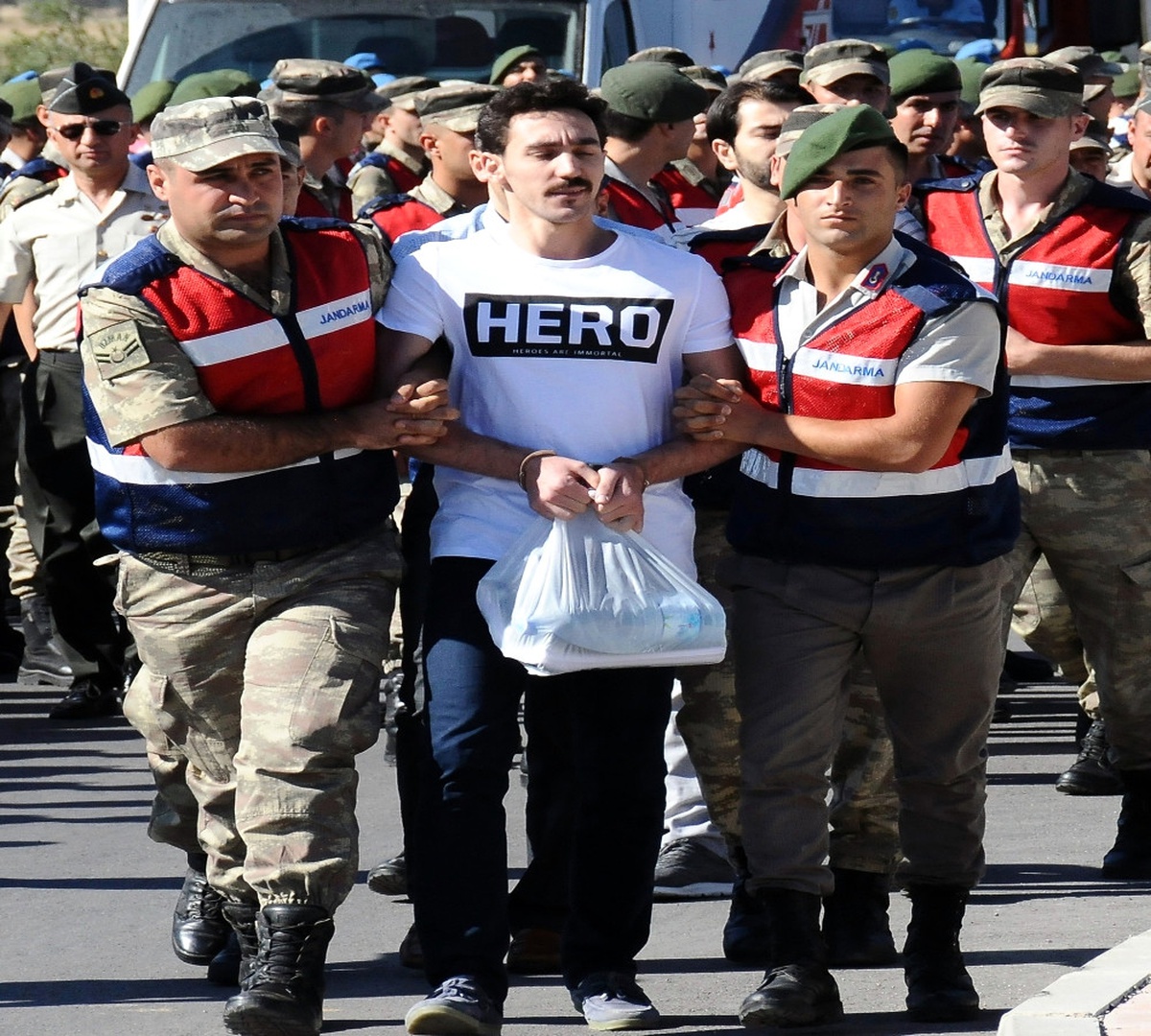 Hero\'cu Fetö Sanığının Duruşmasında Gergin Anlar
