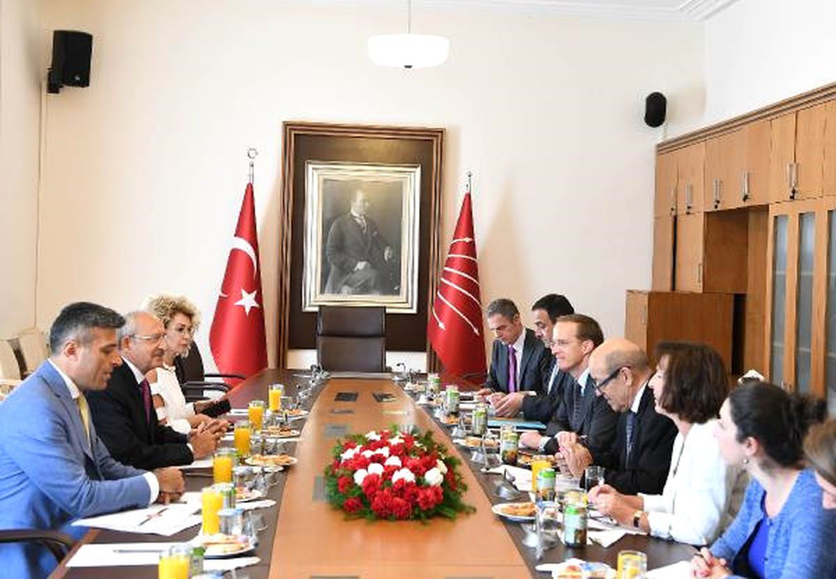 Kılıçdaroğlu, Fransa Dışişleri Bakanı Drian\'la Görüştü