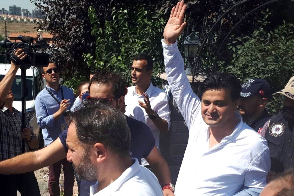 Kılıçdaroğlu\'nun Avukatı Çelik\'in Evinde Gözaltına Alındı