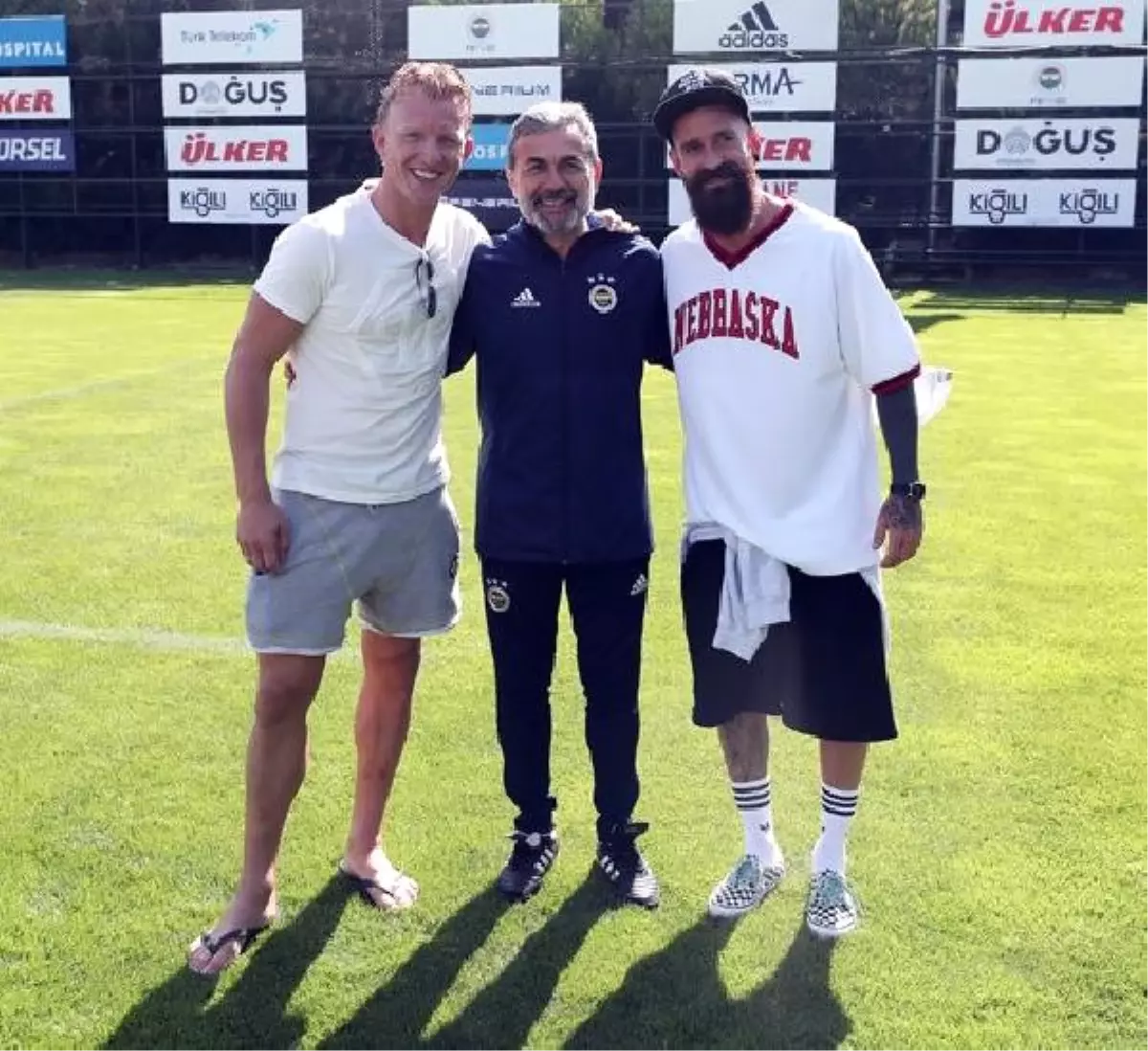 Kuyt ve Meireles\'ten Fenerbahçe\'ye Ziyaret