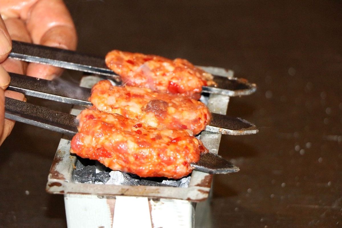 Müşterilerine \'Cep Mangal\' ile Servis Yapıyor