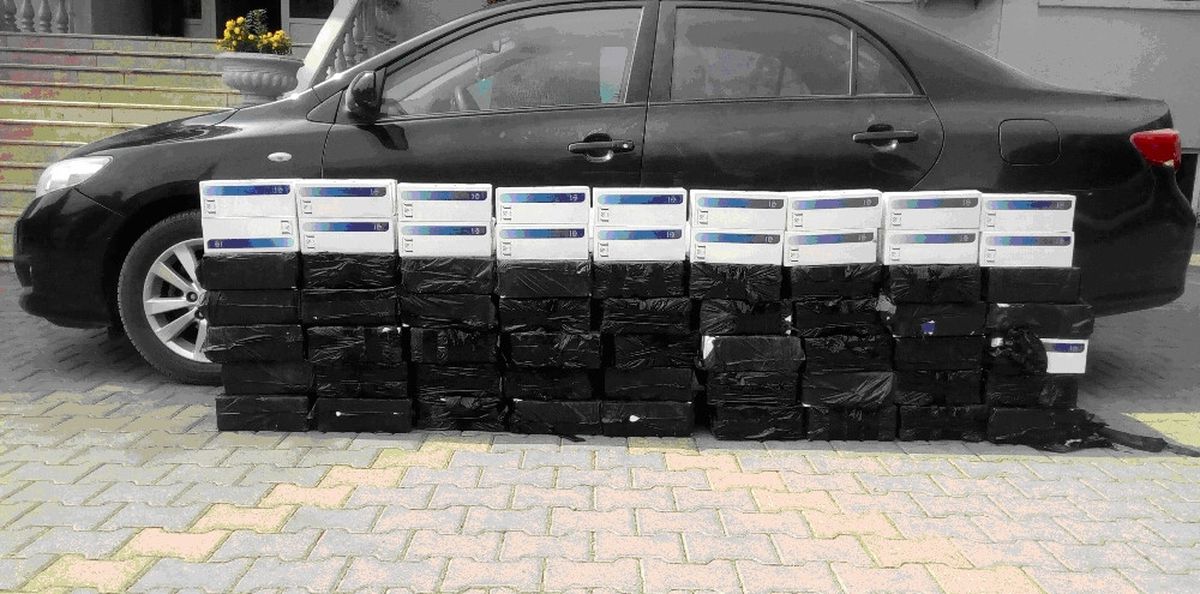 Otomobilde Ele Geçirildi: Tam 5 Bin Paket!