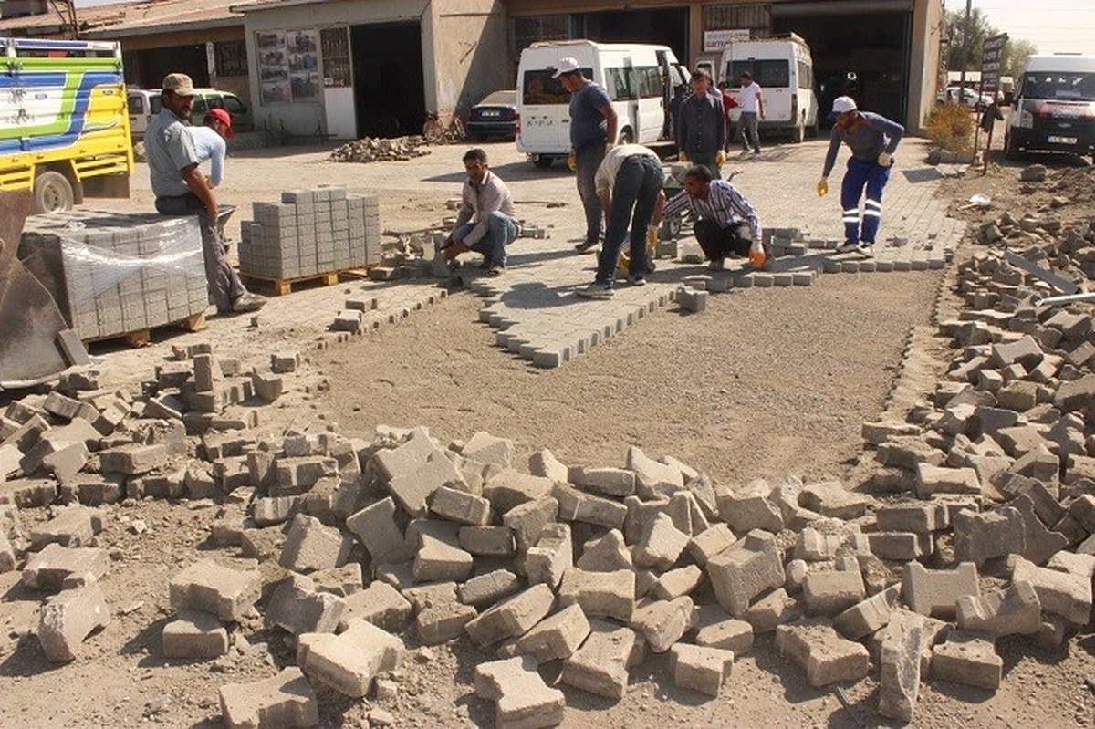 Sanayi Sitesinde Parke Taşı Çalışması