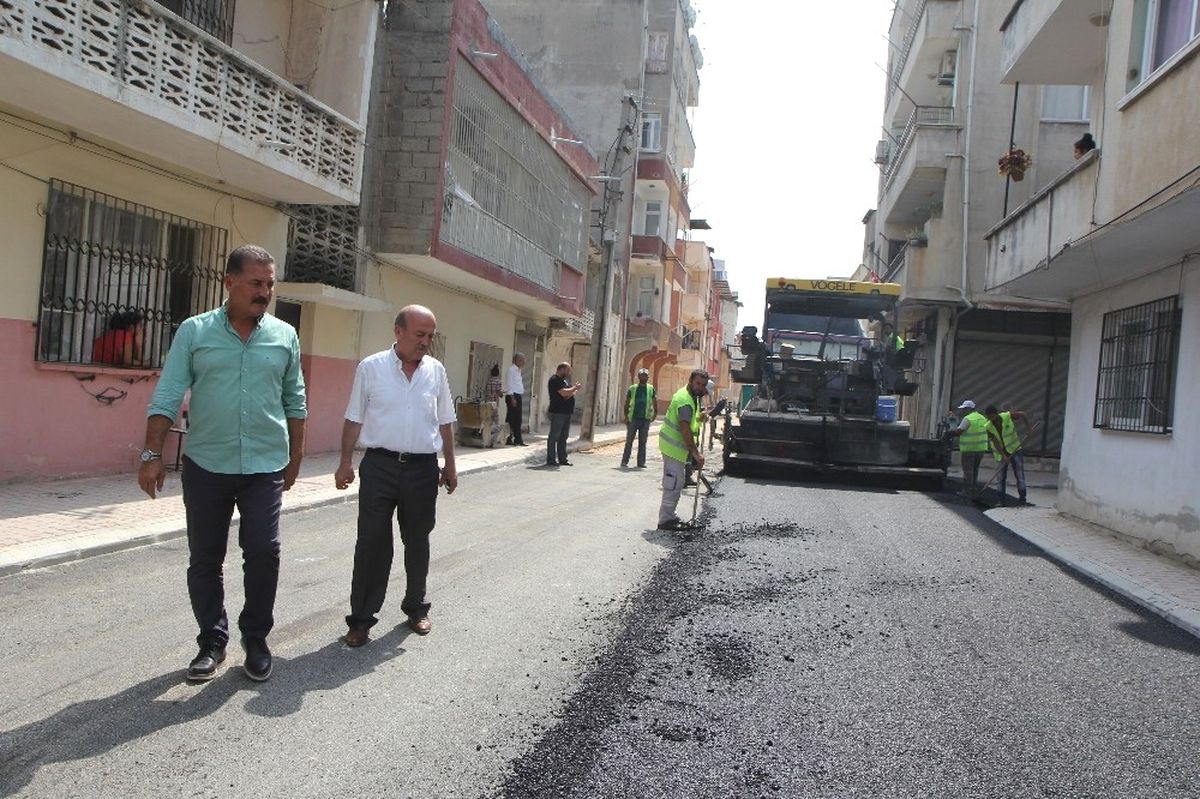 Toroslar\'da Asfaltlama Çalışmaları Sürüyor