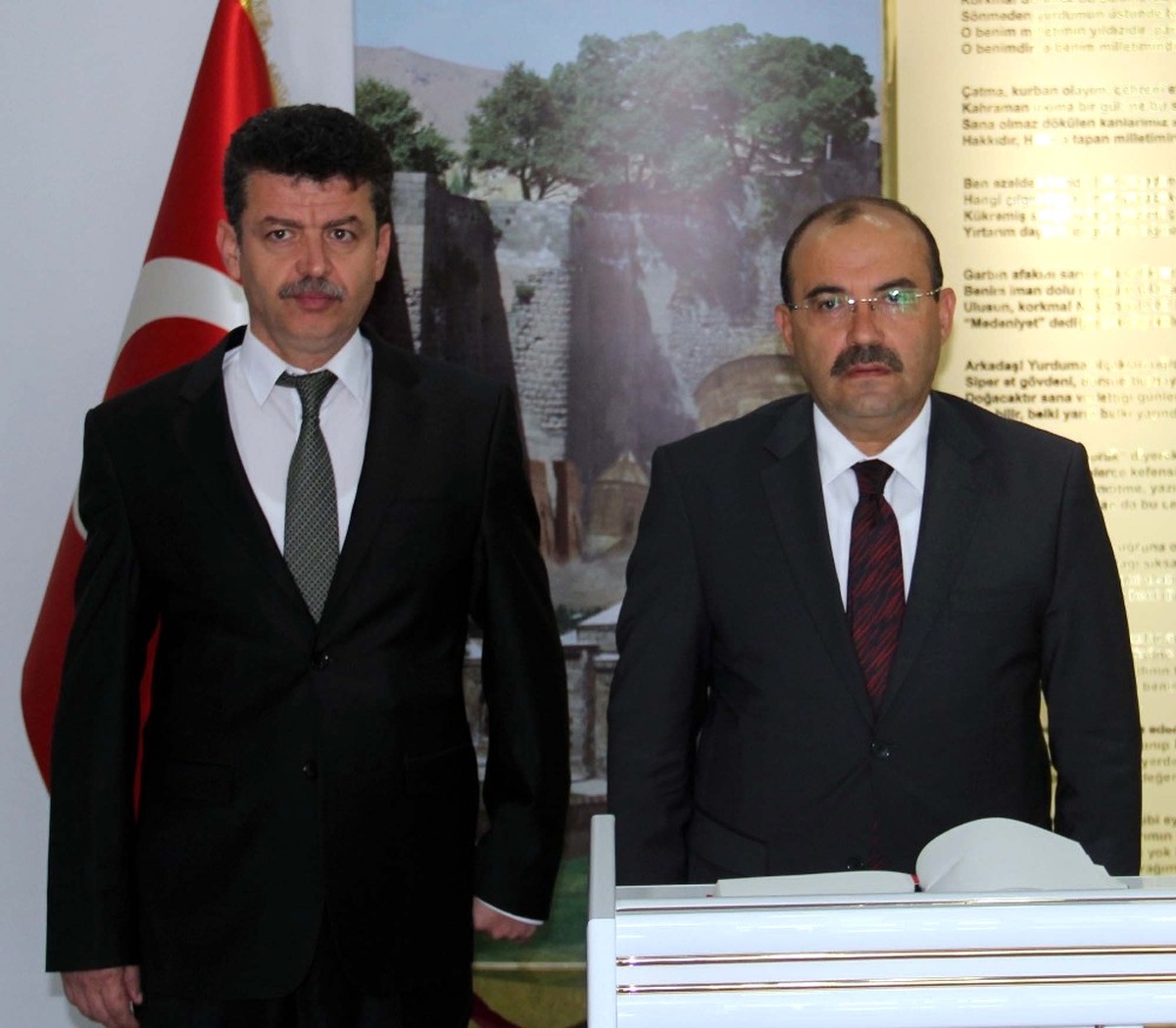 Vali Ustaoğlu\'ndan Emniyet ve Tugaya Ziyaret