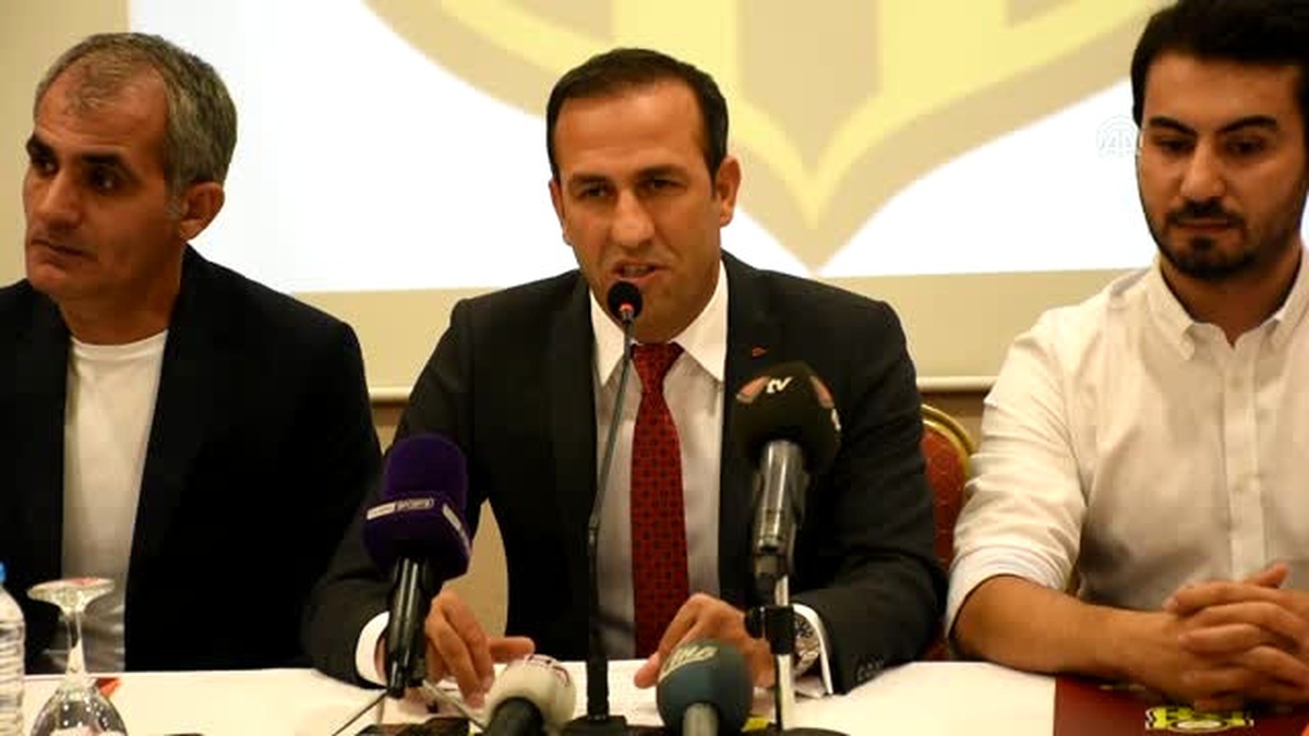 Yeni Malatyaspor Başkanı Gevrek\'ten Sert Eleştiri: "Ertuğrul Sağlam Sen Buranın Çalışanısın"
