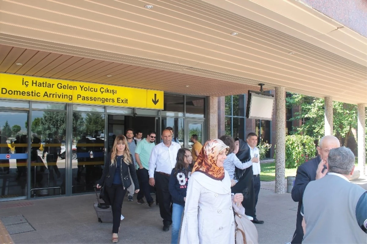 Yenişehir Havaalanı\'ndan 163 Bin Kişi Uçtu