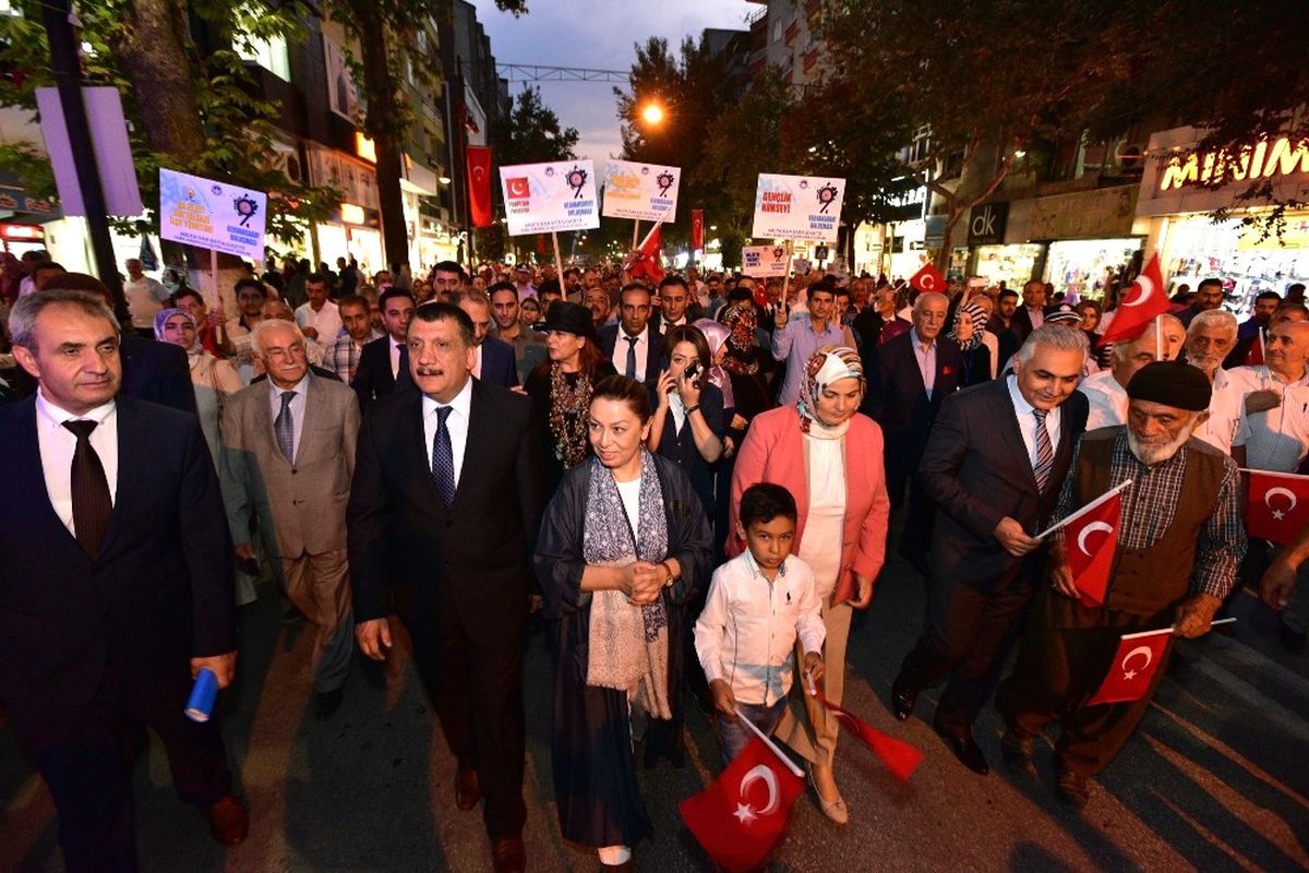 9. Uluslararası Kervansaray Buluşmaları\' Kortej Yürüyüşü Gerçekleştirildi